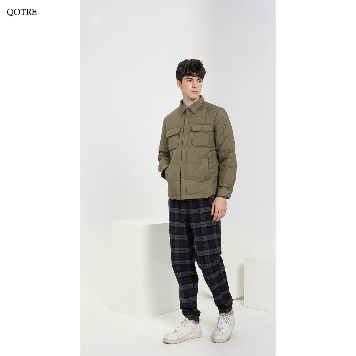Lapel Collar Buttoned Pocket Down Jacket